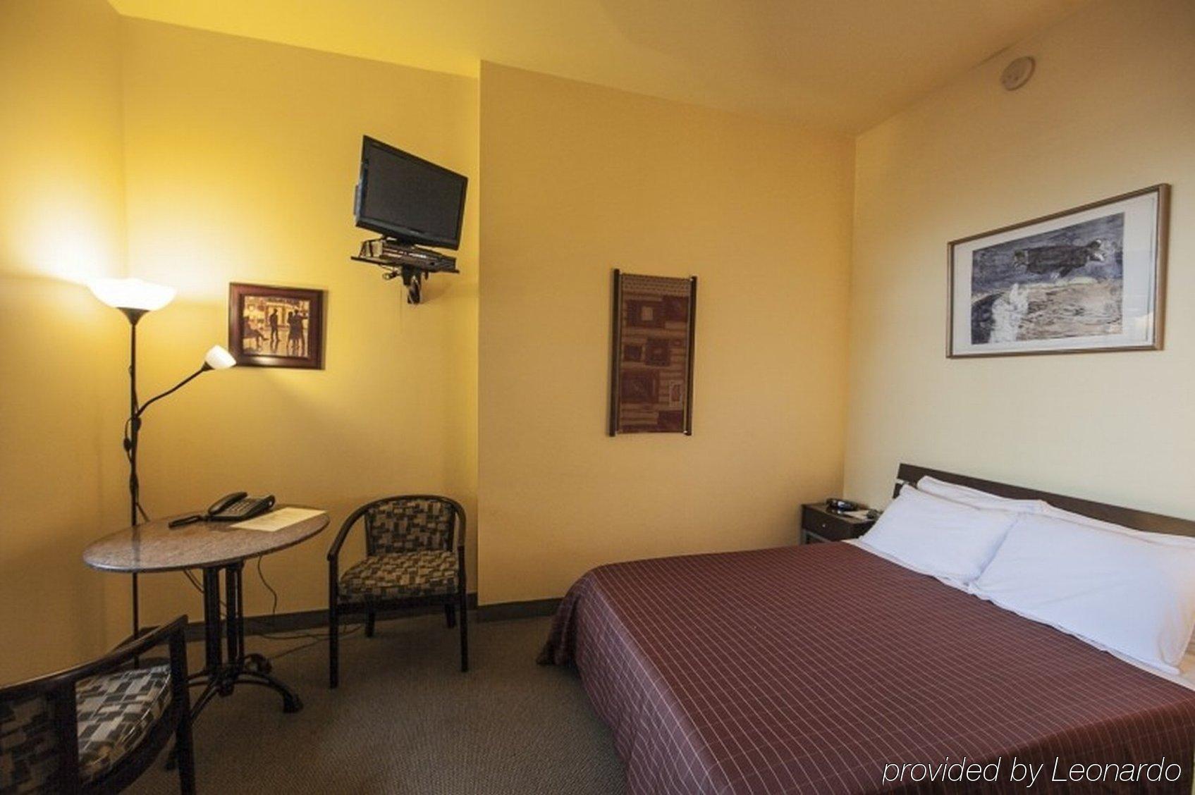 Anne Ma Soeur Anne Hotel Studio Монреал Екстериор снимка