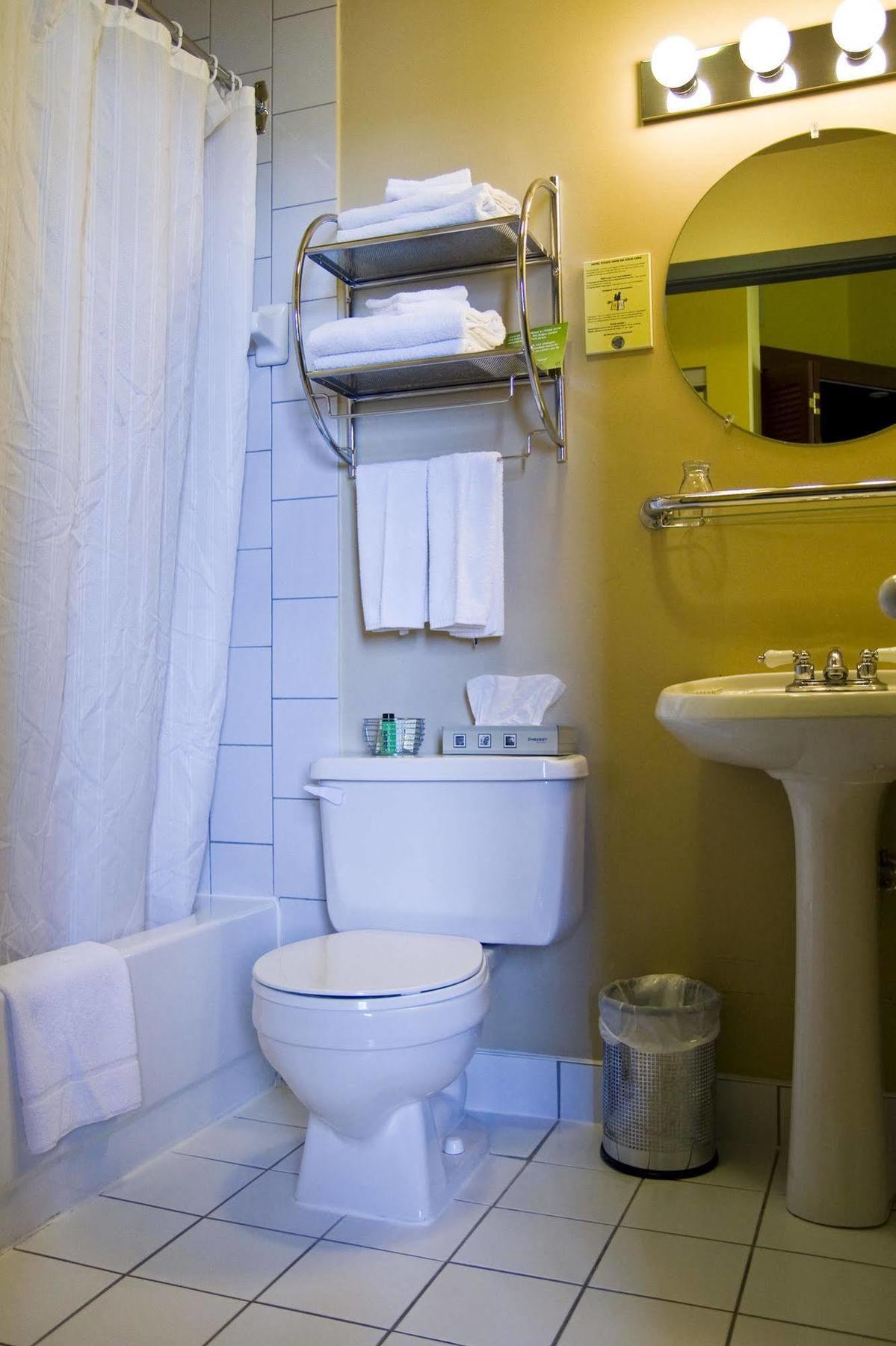 Anne Ma Soeur Anne Hotel Studio Монреал Екстериор снимка